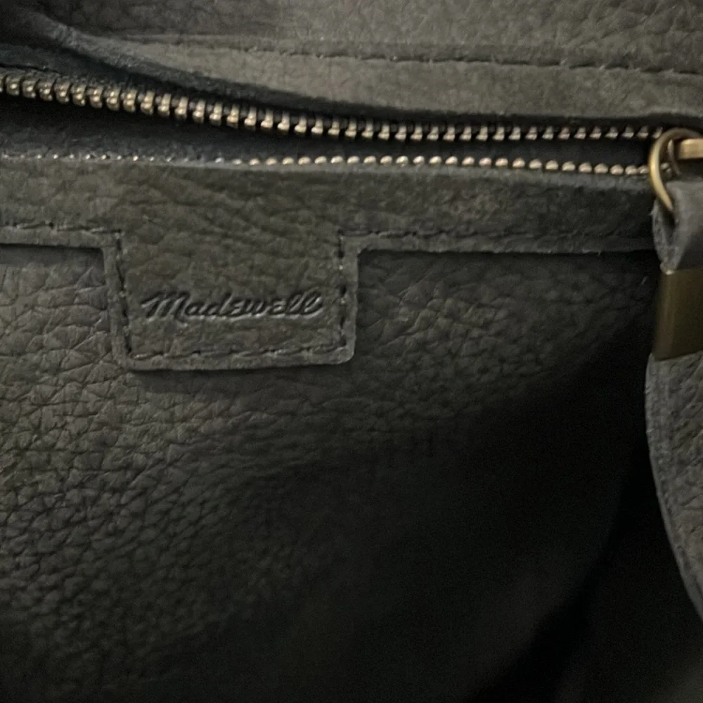 Madewell purse with strap - Picture 3 of 5